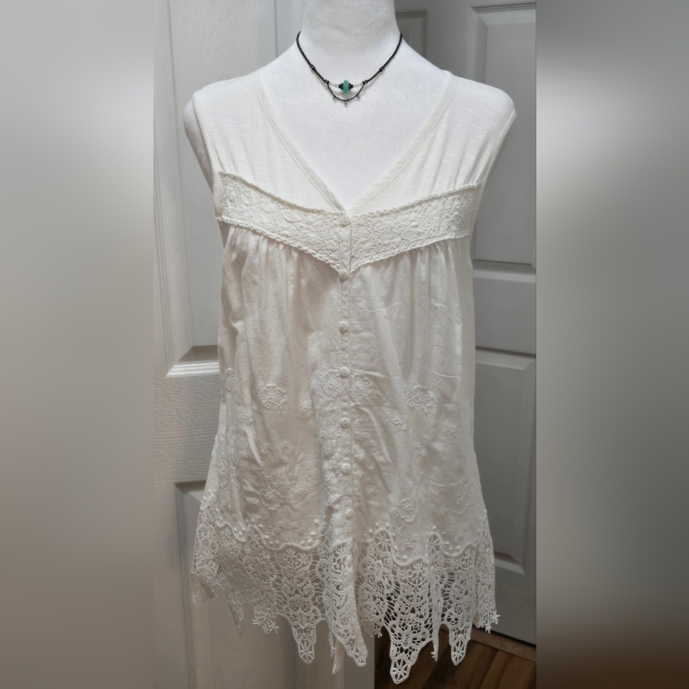 Adiva White Sleeveless Lace Faux-Button-Down Blouse Size M NWOT